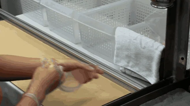 実際の水漏試験の様子